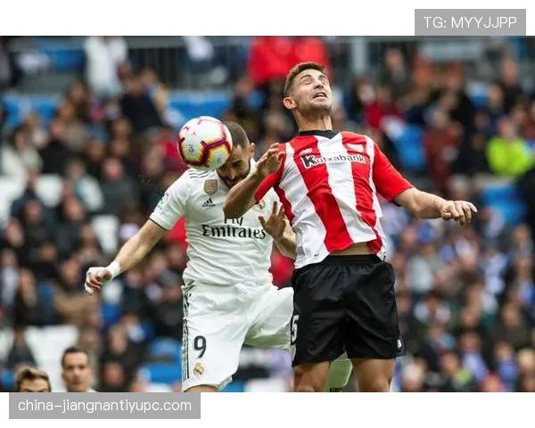 皇马中场失控问题成为近期焦点，是否对赛季走势形成制约逐步显现