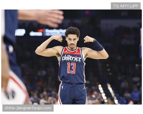 普尔无球跑动牵扯对方轮换拉开三分空间