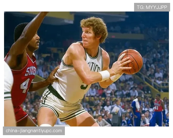 比尔·沃顿篮下高效串联造优势 主导球队攻防节奏提升