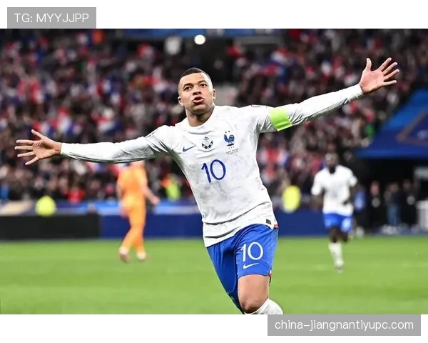 伊萨克与姆巴佩在战术角色与上限潜力上差距何在？