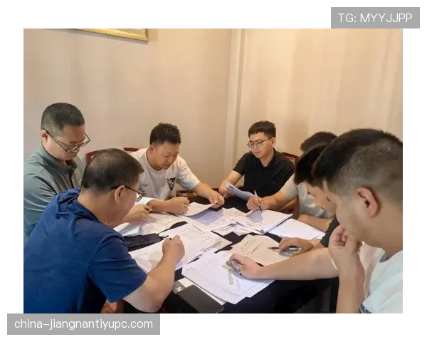 卡马文加与加维：新生代中场核心成长路径及战术适配性对比